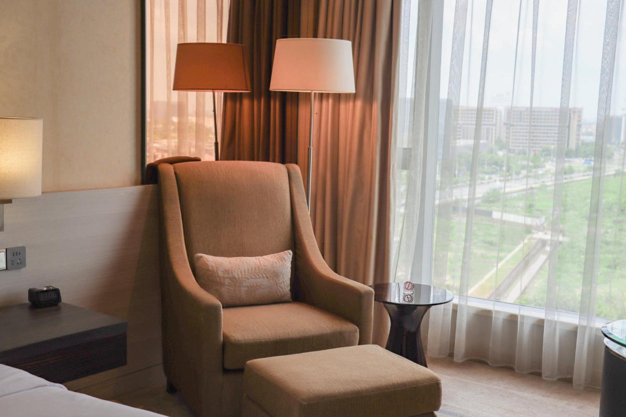 Crowne Plaza Guangzhou Huadu By Ihg - Free Shuttle Bus Between Hotel To Exhibition Center During Canton Fair Exterior photo